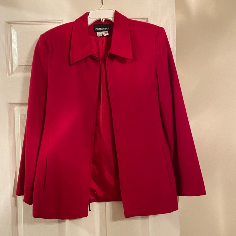 Red wool